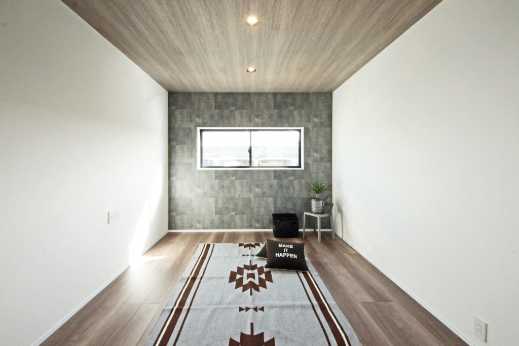 愛知県蒲郡市の注文住宅内にある本格ホームジム。イリートデザイン一級建築士事務所が設計した、専用トレーニングルーム。