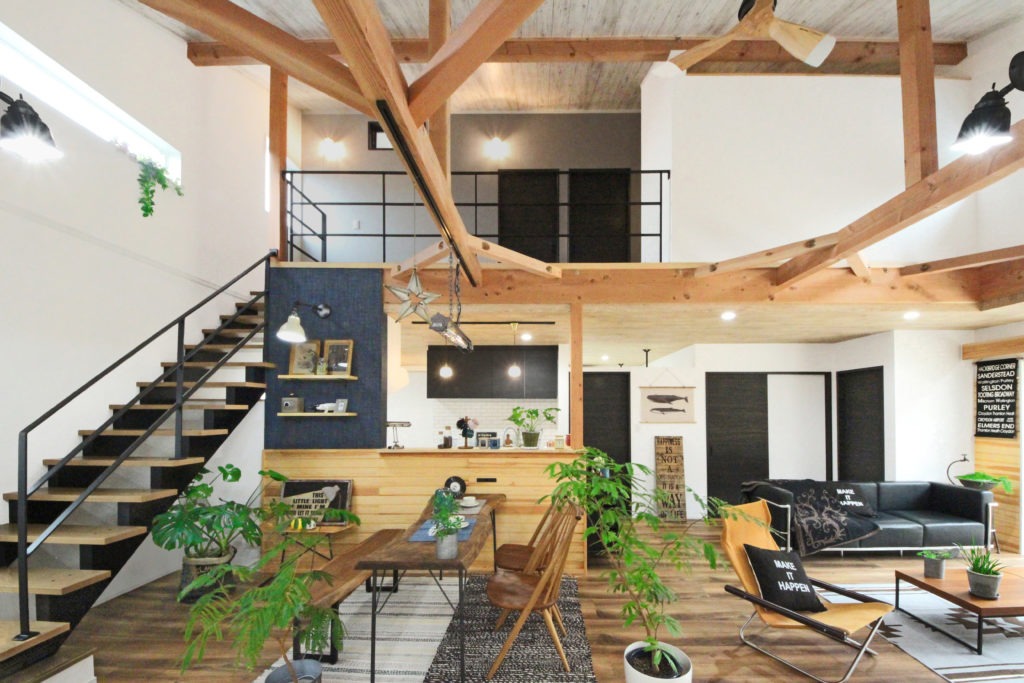 蒲郡市の注文住宅。C値0.15の性能により、平屋の吹き抜け大空間でも温度ムラがない地中熱住宅。