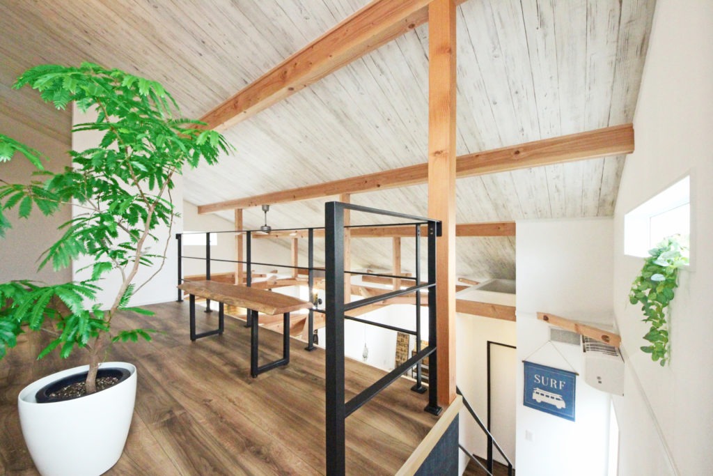 蒲郡市の注文住宅。C値0.15の性能により、平屋の吹き抜け大空間でも温度ムラがない地中熱住宅。