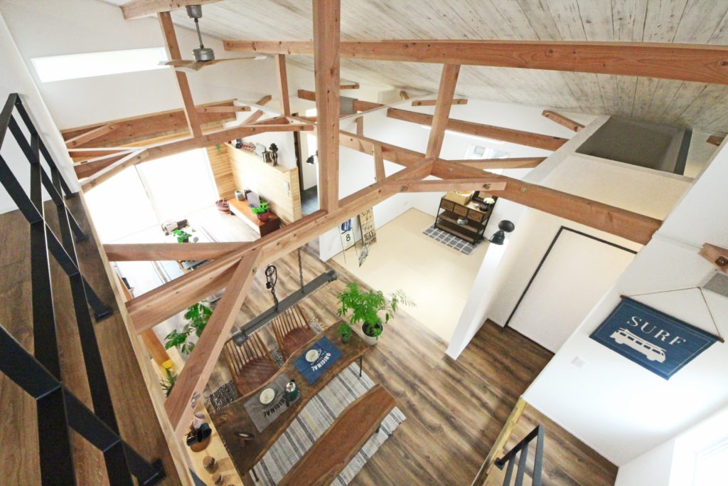 蒲郡市の注文住宅。C値0.15の性能により、平屋の吹き抜け大空間でも温度ムラがない地中熱住宅。