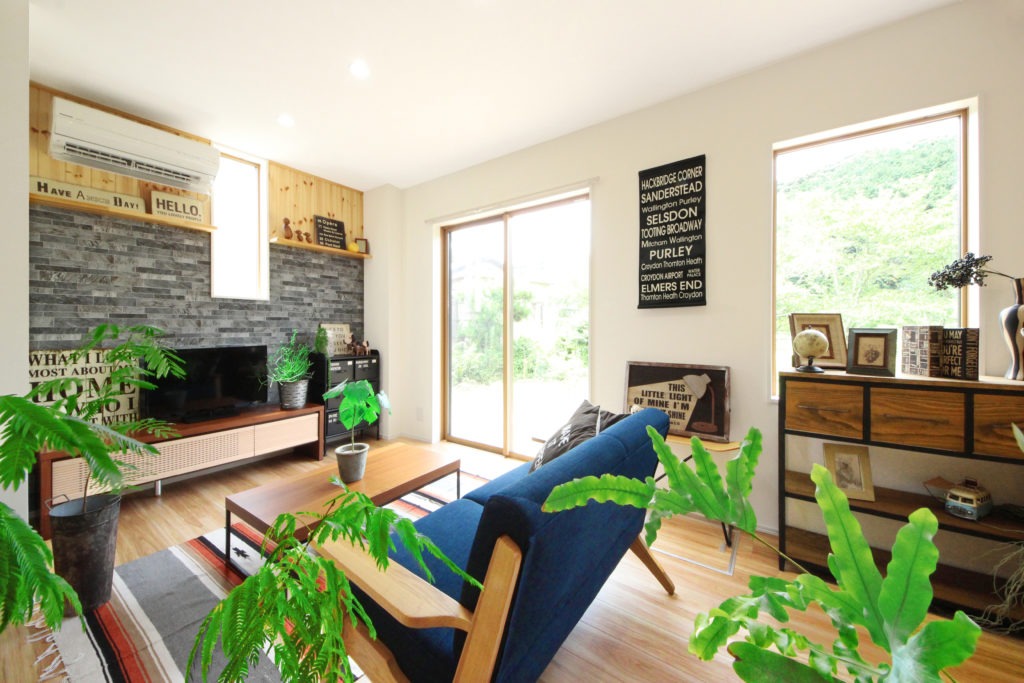 岡崎市のデザイン住宅。和室と繋がるLDK。C値0.13により大空間でも温度差のない快適さ。