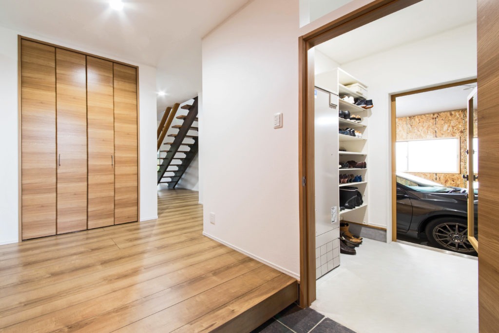 愛知県新城市の注文住宅。玄関土間まで地中熱で暖かい、C値0.18を誇るイリートデザイン一級建築士事務所の設計事例。